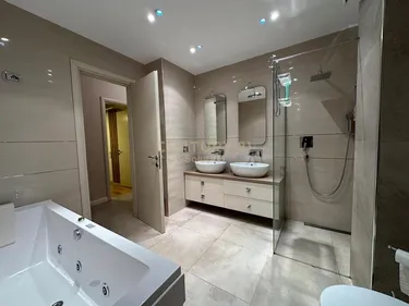Foto e Apartment në shitje Komuna e Parisit, Tiranë