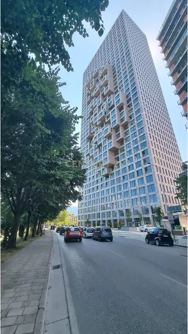 Foto e Ambient biznesi me qera Downtown, Tiranë
