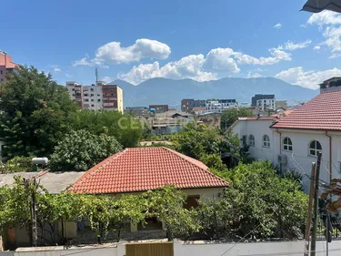 Foto e Vilë në shitje Ali Demi, Tiranë