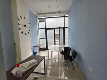 Foto e Ambient biznesi në shitje Rruga Frank Bardhi, Tiranë