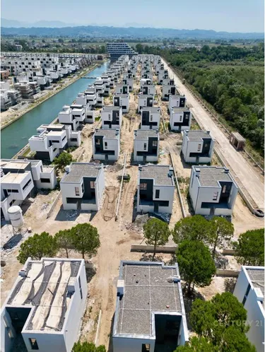Foto e Shtëpi në shitje Gjiri i Lalëzit, Durrës