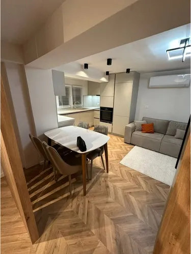 Mbi Tregun Elektrik - photos