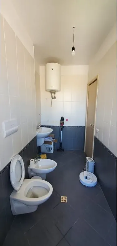 Zdjęcie Mieszkanie na sprzedaż Rruga e Dibres, Tiranë