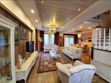 Foto e Vilë në shitje Mjull Bathore, Residenca Akacia Hill 1, Tiranë