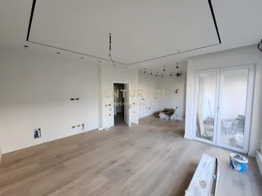 Zdjęcie office na sprzedaż 21 Dhjetori, Tiranë