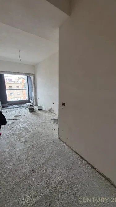 Foto von Wohnung zum verkauf Qender, Sheshi Skenderbej, Tiranë