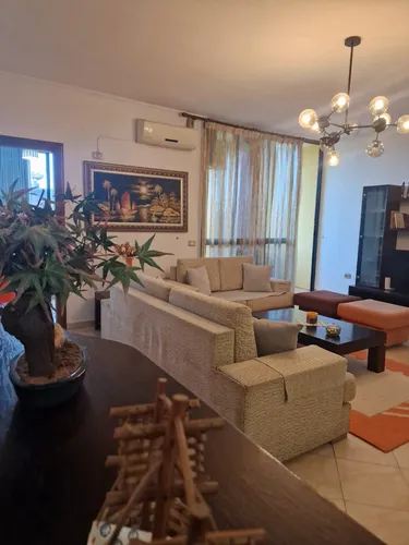 Foto von Wohnung zum verkauf Rruga e Kavajes, Tiranë