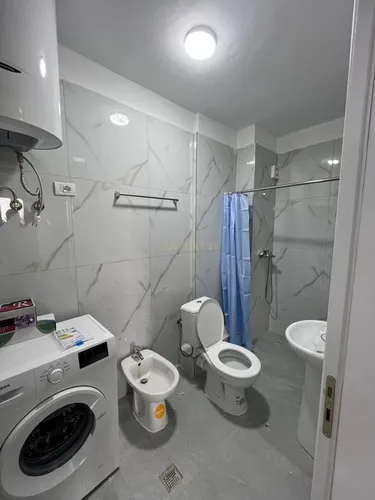 Foto von Wohnung zum verkauf Shkoze, Shkoze tek Pallatet e Tom Doshit, Tiranë