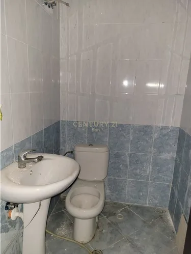 Fotografie commercial na prodej Prane Spitalit Rajonal, Durrës, Durrës