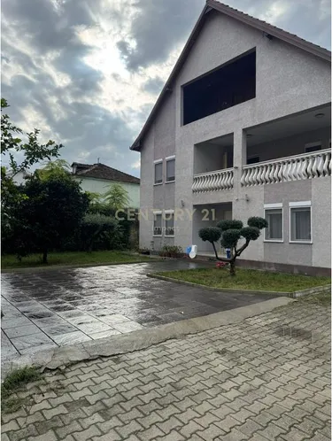 Prane Casa Italia, Tirane - photos