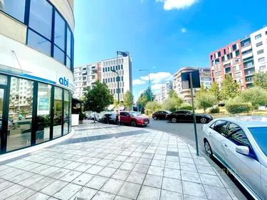 Zdjęcie commercial na sprzedaż Astir, Pranë Rrugës Kryesore, Astir, Tirana, Tiranë