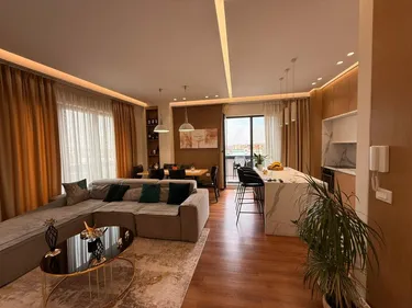 Foto di Appartamento in vendita Shkolla e Kuqe, Tiranë