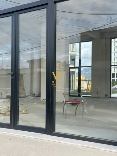 Foto von shop zum verkauf Jordan Misja, Tiranë