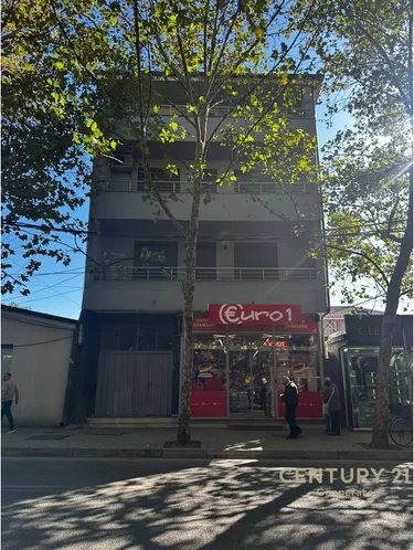 Foto e Ambient biznesi në shitje Xhamlliku, Qendra e Xhamllikut, Tirana, Tiranë