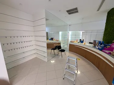 Zdjęcie commercial na sprzedaż Komuna e Parisit, Tiranë