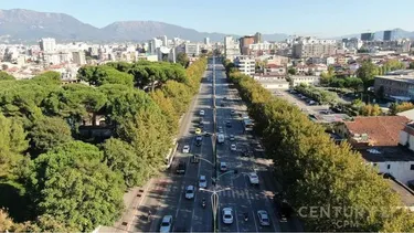 Foto e Ambient biznesi në shitje Laprake, Tiranë