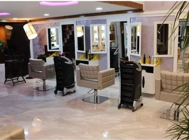 Foto e Ambient biznesi në shitje Rruga Jordan Misja Tirana Albania, Tiranë