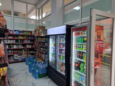 Foto av commercial till salu Pranë Atsh, Midis Pazarit të Ri dhe Bulevardit “bajram Zhan D'arc”, Tiranë