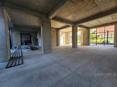 Foto e Ambient biznesi në shitje Rruga e Kavajës, Tiranë