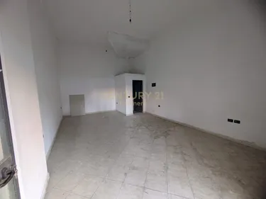 Zdjęcie commercial na sprzedaż Yzberisht, Tiranë