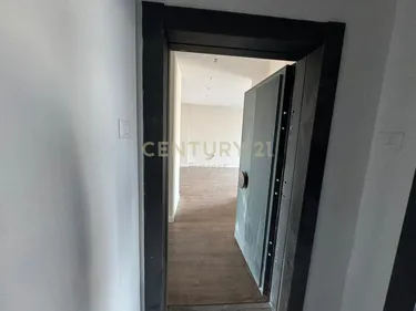 Zdjęcie Mieszkanie na sprzedaż Bulevardi i Ri, Tiranë