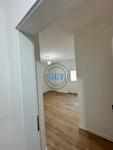 Foto e Ambient biznesi me qera Tregu Fruta Perimeve, Durrës