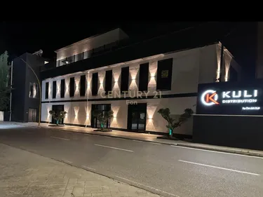 Foto von commercial zum verkauf Kavaje, Kavajë