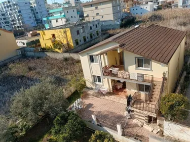 Foto e Vilë në shitje Iliria, Zona/rruga : Iliria Plazh Durres,rruga Toefik Skilja, Durrës