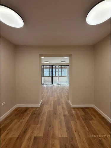 Foto von Wohnung zum verkauf Prane Petro Ninit, Rruga Milto Tutulani, Tiranë