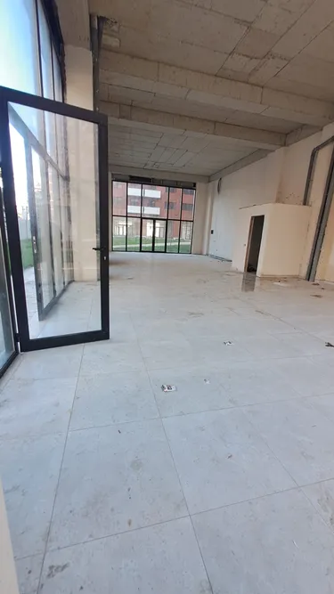 Foto di commercial in vendita Astir, Tiranë