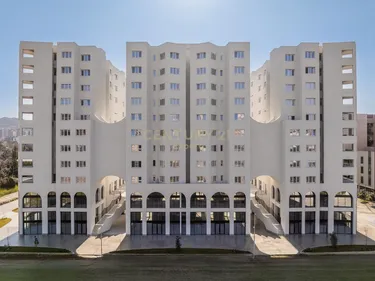 Foto e Ambient biznesi në shitje Astir, Pranë River Residence, Tiranë