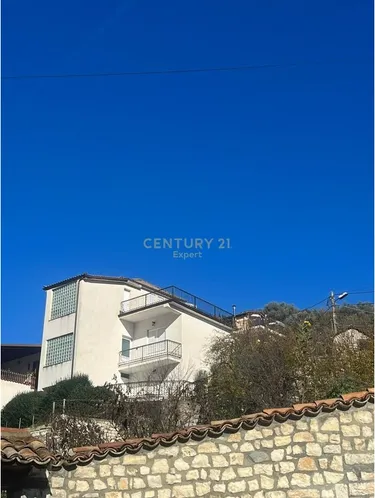 Foto av land till salu Tek Muzeu Etnografik i Beratit, Berat