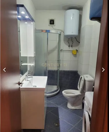 Foto av Lägenhet till salu Komuna e Parisit, Rruga Robert Zhvarc, Komuna e Parisit, Tiranë