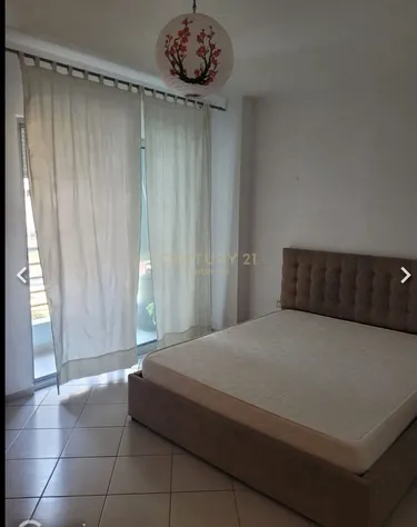 Foto av Lägenhet till salu Komuna e Parisit, Rruga Robert Zhvarc, Komuna e Parisit, Tiranë