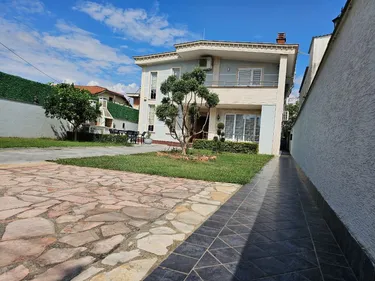 Foto di vila in vendita Kamez, Tiranë