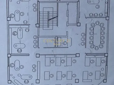 Foto di commercial in vendita Kompleksi Halili, Tiranë