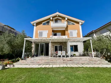 Foto e Vilë në shitje Petrelë, Fshati Tagan / Petrelë, Tiranë