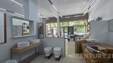 Foto e Ambient biznesi në shitje Rruga Fortuzi, Tiranë