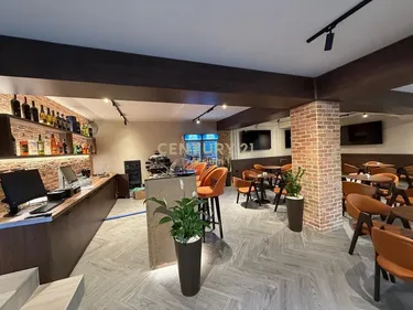 Foto di commercial in vendita Pranë Gjimnazit Petro Nini Luarasi, Tiranë