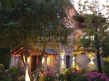 Foto e Hotel në shitje Voskopojë, Korçë