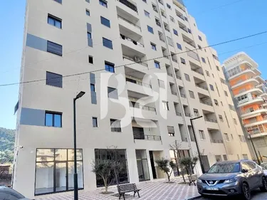 Foto di Appartamento in vendita Lagja "10 Korriku", Lungomare Nr.5, Vlore, Lagja "10 Korriku". Rruga "rreshat Os Vlorë", Vlorë