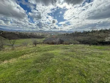 Foto di land in vendita Liqeni i Farkes, Tiranë
