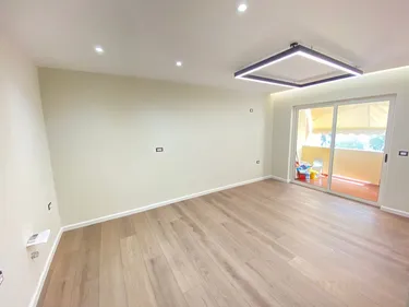 Foto di Appartamento in vendita Komuna e Parisit, Tiranë