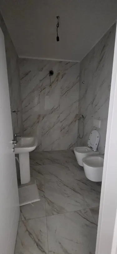 Foto von Wohnung zum verkauf Bulevardi i Ri, Tiranë