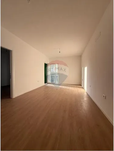 Foto von Wohnung zum verkauf Laprake, Rruga Pashko Gjeci, Tiranë