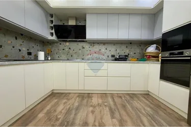 Zdjęcie Mieszkanie na sprzedaż Profarma, Porcelan, Tiranë