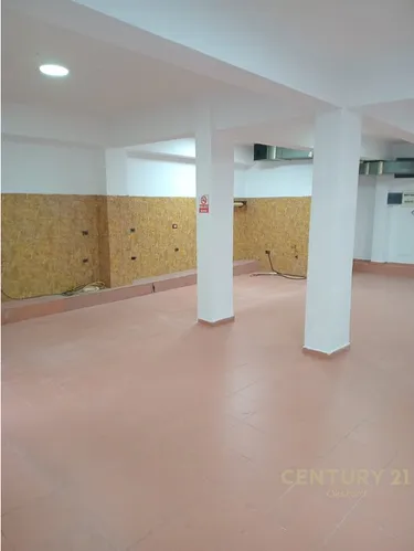 Foto av commercial till salu Fier