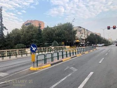 Foto e Dyqan në shitje Rruga Muhamet Gjollesha, Tiranë