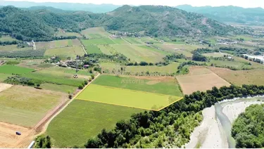 Fotografie land na prodej Petrele, Tiranë