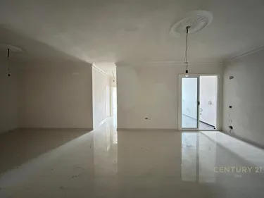 Foto di Appartamento in vendita Rruga Transballkanike, Vlorë